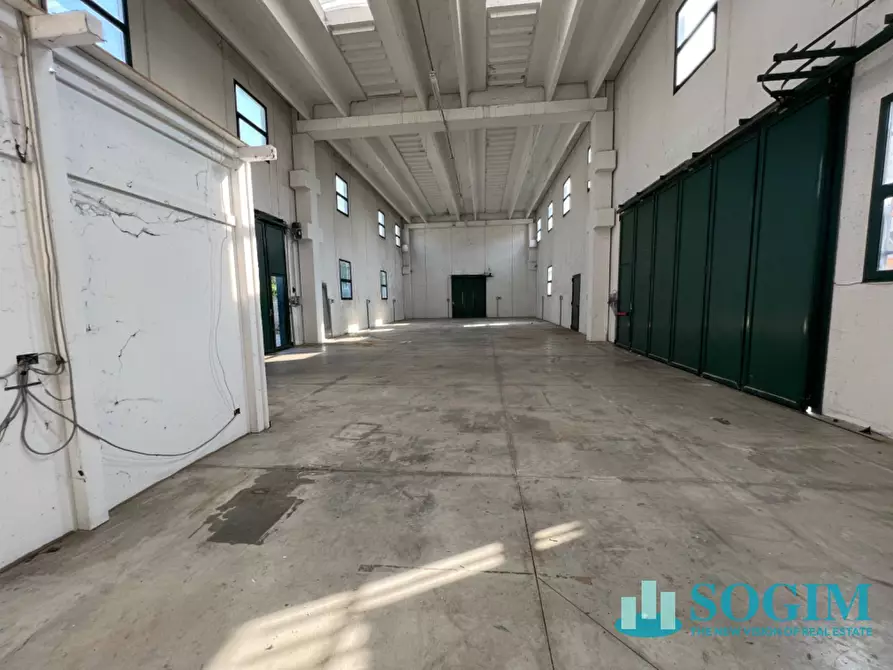 Immagine 19 di Capannone industriale in affitto  in via Comasina a Verano Brianza