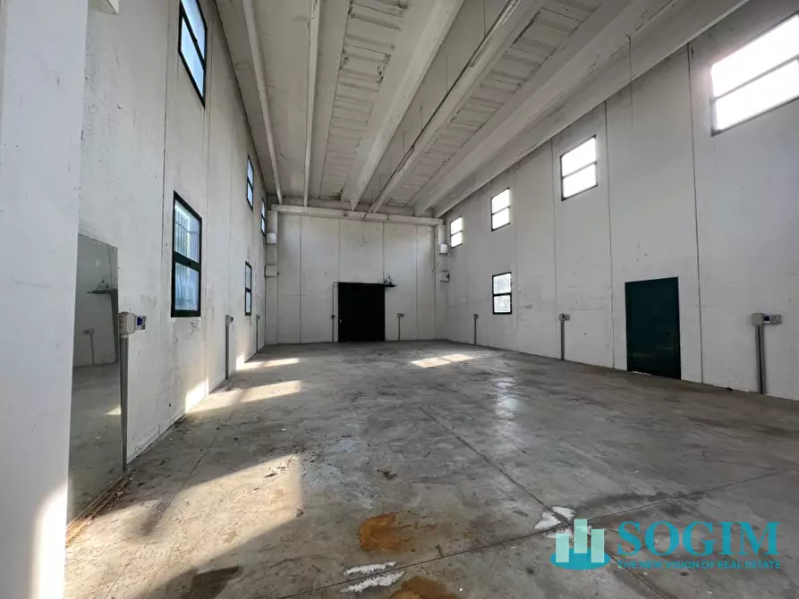 Immagine 20 di Capannone industriale in affitto  in via Comasina a Verano Brianza