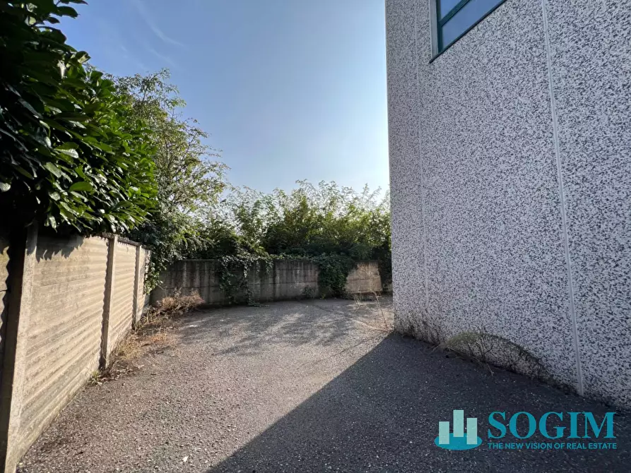 Immagine 22 di Capannone industriale in affitto  in via Comasina a Verano Brianza