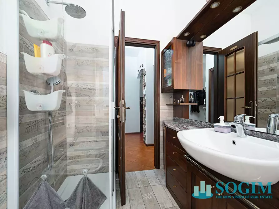 Immagine 19 di Appartamento in vendita  in Via Pio XI a Como