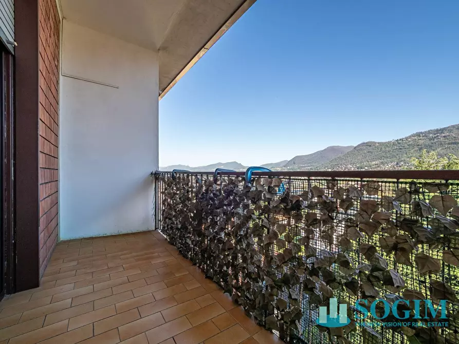 Immagine 8 di Appartamento in vendita  in Via Pio XI a Como