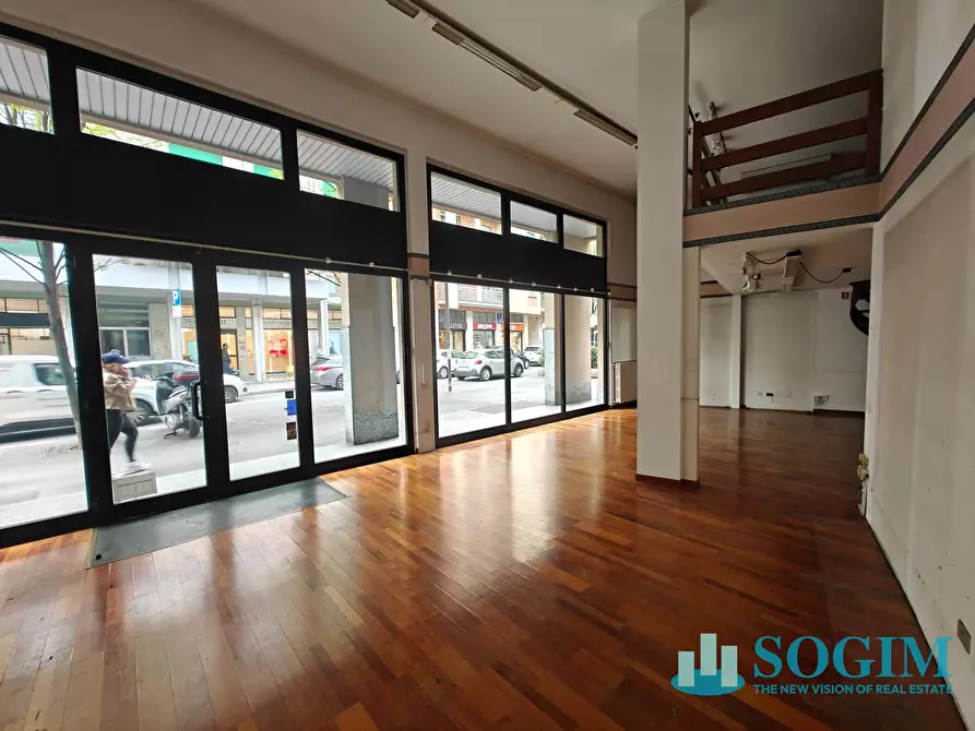 Immagine 3 di Negozio in affitto  in Via Dante 42 a Sesto San Giovanni