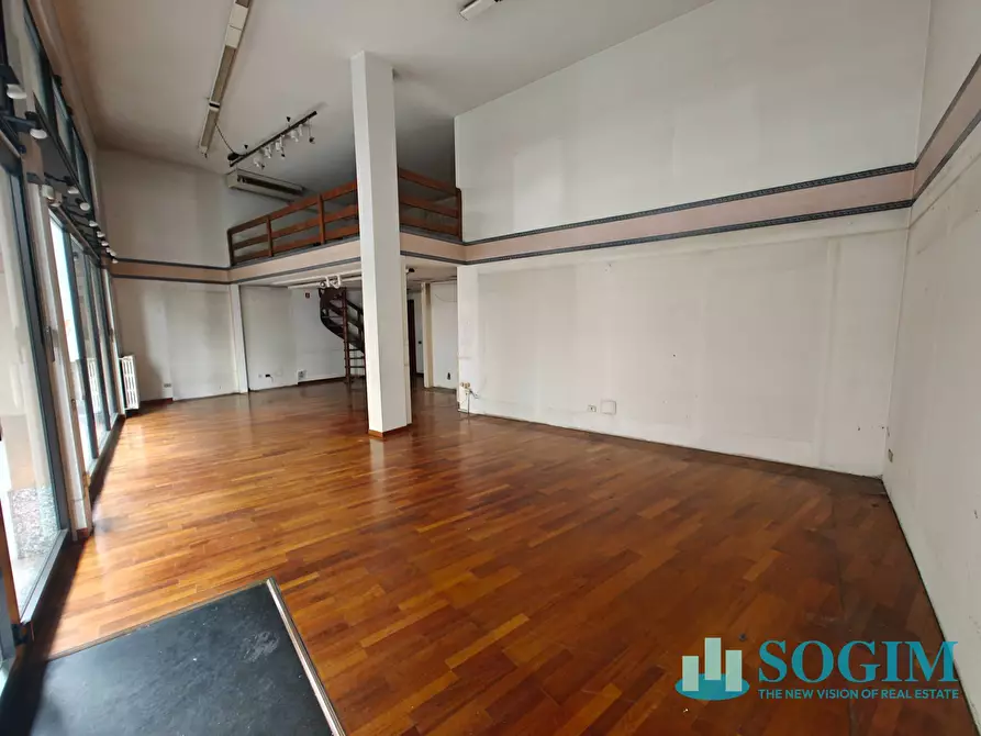 Immagine 4 di Negozio in affitto  in Via Dante 42 a Sesto San Giovanni