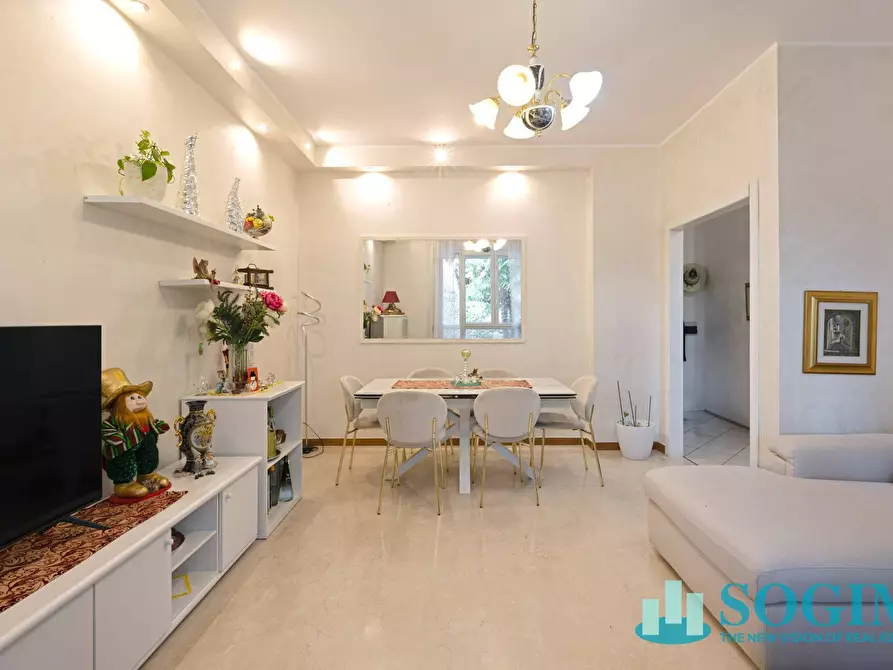 Immagine 2 di Appartamento in vendita  in Via Visconti di Modrone 31 a Macherio