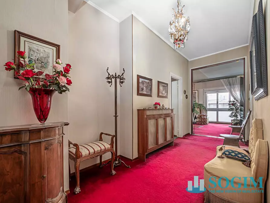 Immagine 3 di Appartamento in vendita  in via Luigi Dottesio 8 a Como