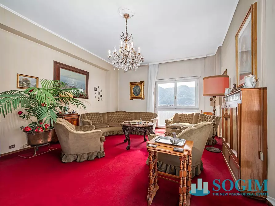 Immagine 5 di Appartamento in vendita  in via Luigi Dottesio 8 a Como