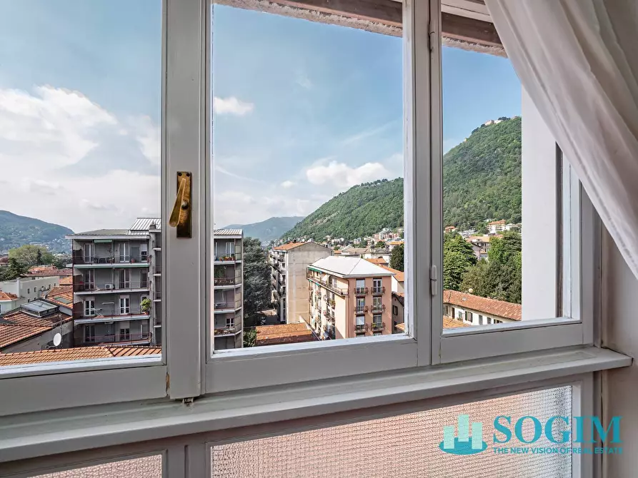 Immagine 8 di Appartamento in vendita  in via Luigi Dottesio 8 a Como