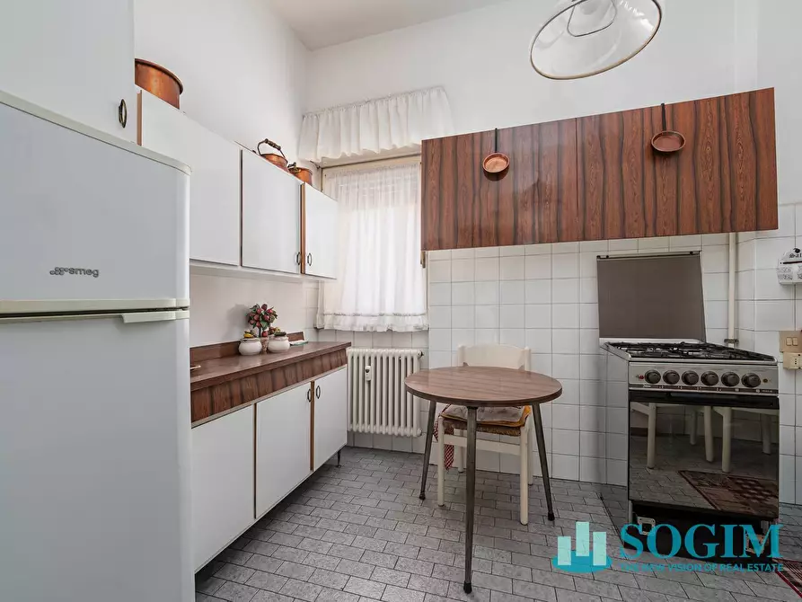 Immagine 11 di Appartamento in vendita  in via Luigi Dottesio 8 a Como