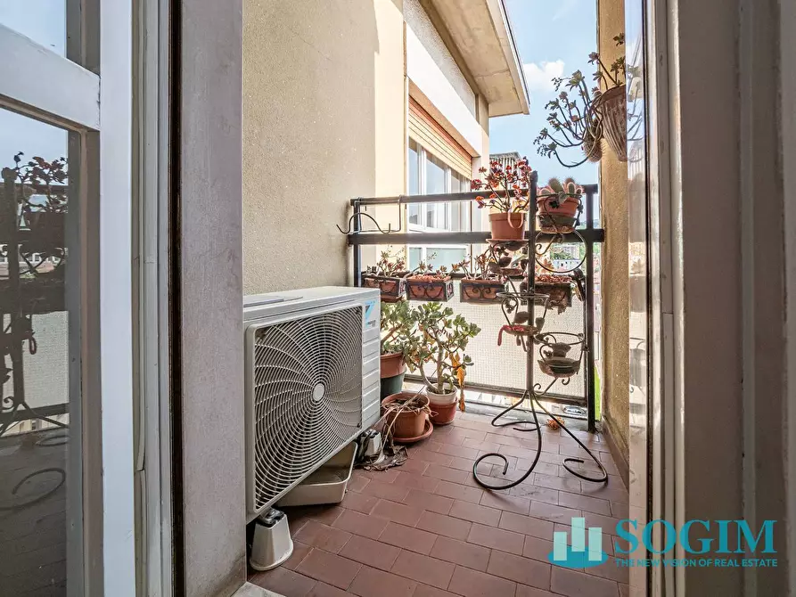 Immagine 22 di Appartamento in vendita  in via Luigi Dottesio 8 a Como