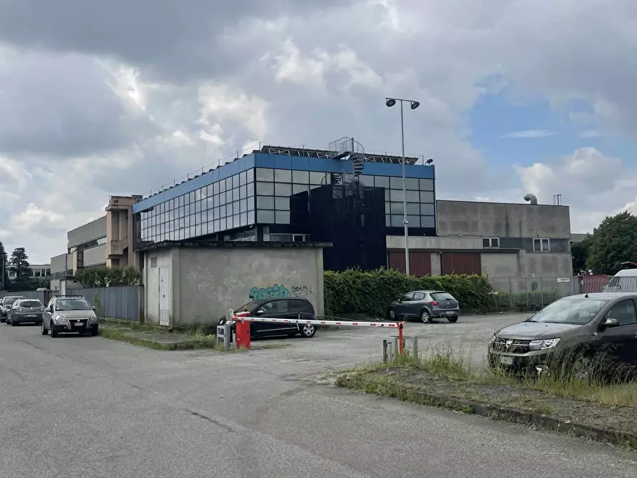 Immagine 4 di Capannone industriale in vendita  a Assago
