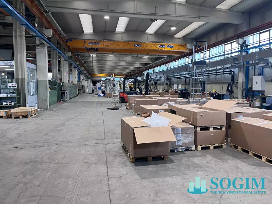 Immagine 8 di Capannone industriale in vendita  a Assago