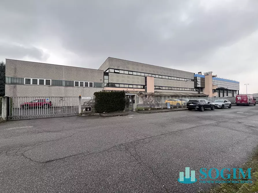 Immagine 13 di Capannone industriale in vendita  a Assago