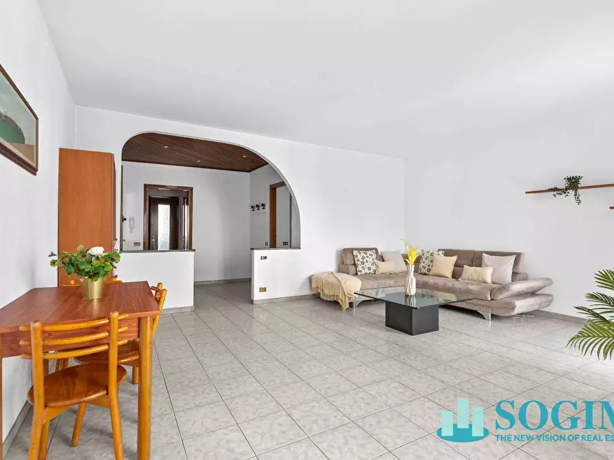 Immagine 2 di Appartamento in vendita  in Via Monte Gran Sasso 53 a Cinisello Balsamo