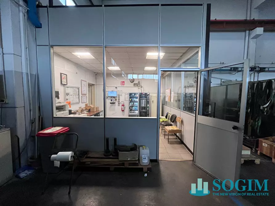 Immagine 3 di Capannone industriale in vendita  in Via Galvani a Assago