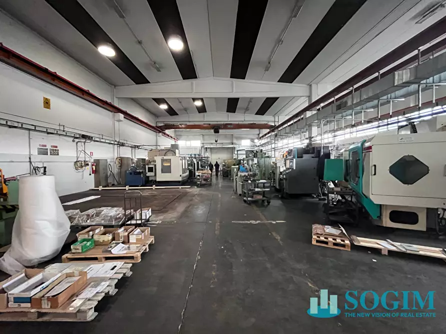 Immagine 1 di Capannone industriale in vendita  in Via Galvani a Assago