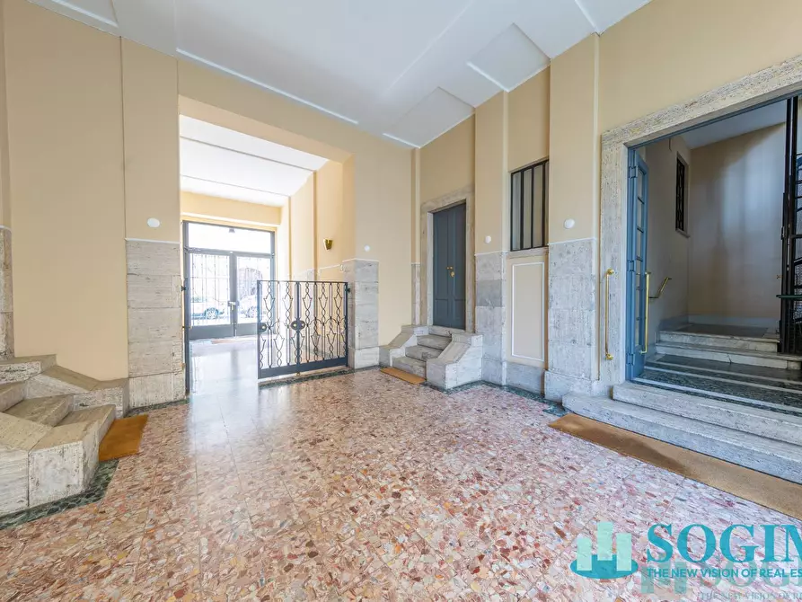 Immagine 28 di Appartamento in vendita  in via Enrico Besana 9 a Milano