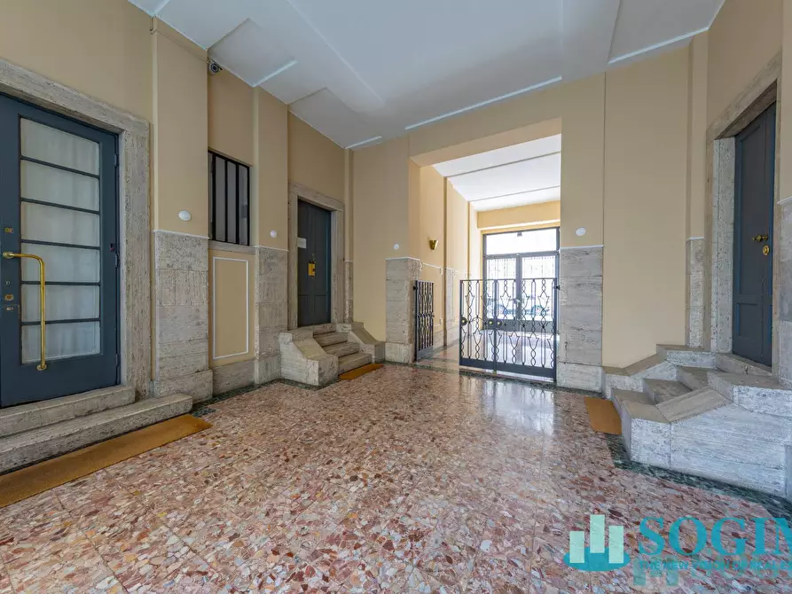 Immagine 29 di Appartamento in vendita  in via Enrico Besana 9 a Milano