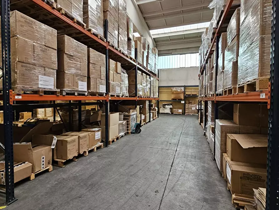 Immagine 2 di Capannone industriale in vendita  in via Gorizia 36 a Saronno