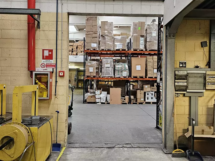 Immagine 4 di Capannone industriale in vendita  in via Gorizia 36 a Saronno