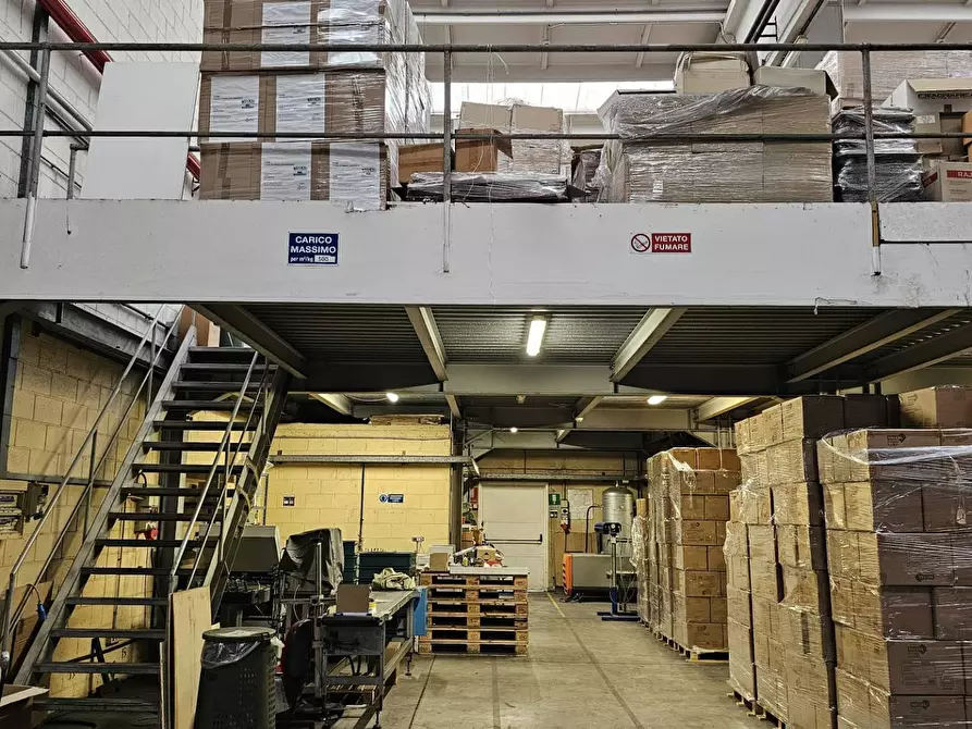 Immagine 6 di Capannone industriale in vendita  in via Gorizia 36 a Saronno