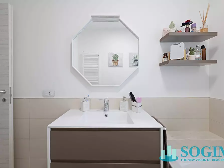 Immagine 33 di Appartamento in vendita  in Copernico 43 a Cologno Monzese