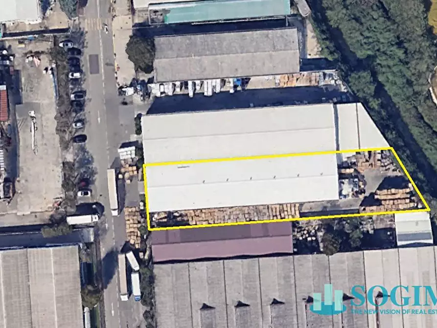 Immagine 1 di Capannone industriale in vendita  a Gaggiano