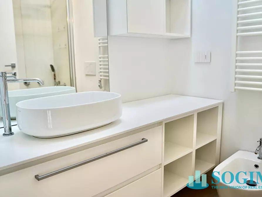 Immagine 25 di Appartamento in affitto  in VIA ALZAIA NAVIGLIO GRANDE 190 a Milano