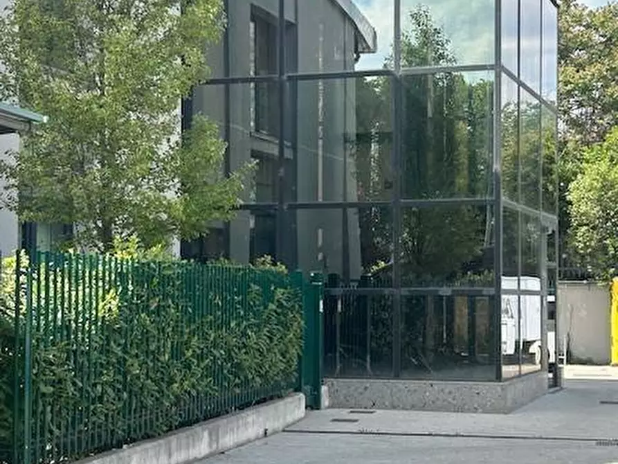 Immagine 31 di Appartamento in affitto  in VIA ALZAIA NAVIGLIO GRANDE 190 a Milano