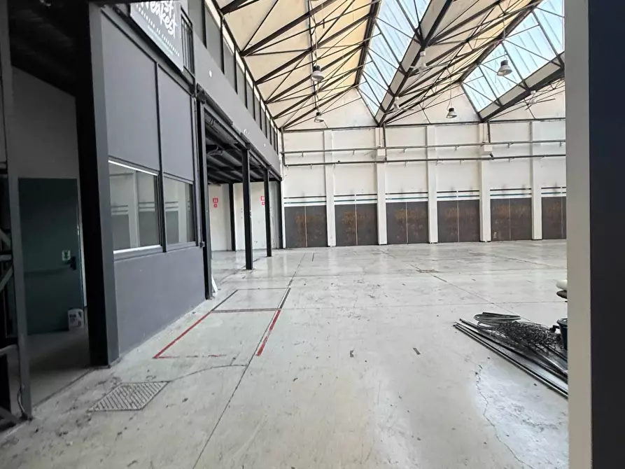 Immagine 2 di Capannone industriale in vendita  a Sesto San Giovanni