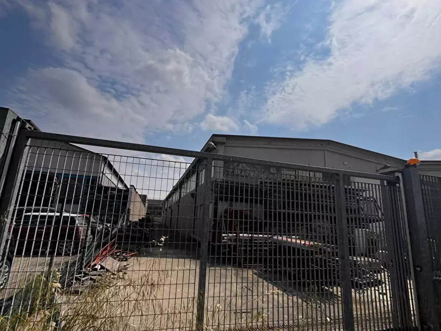 Immagine 4 di Capannone industriale in vendita  a Albuzzano