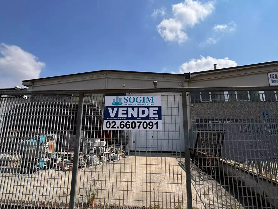 Immagine 2 di Capannone industriale in vendita  a Albuzzano