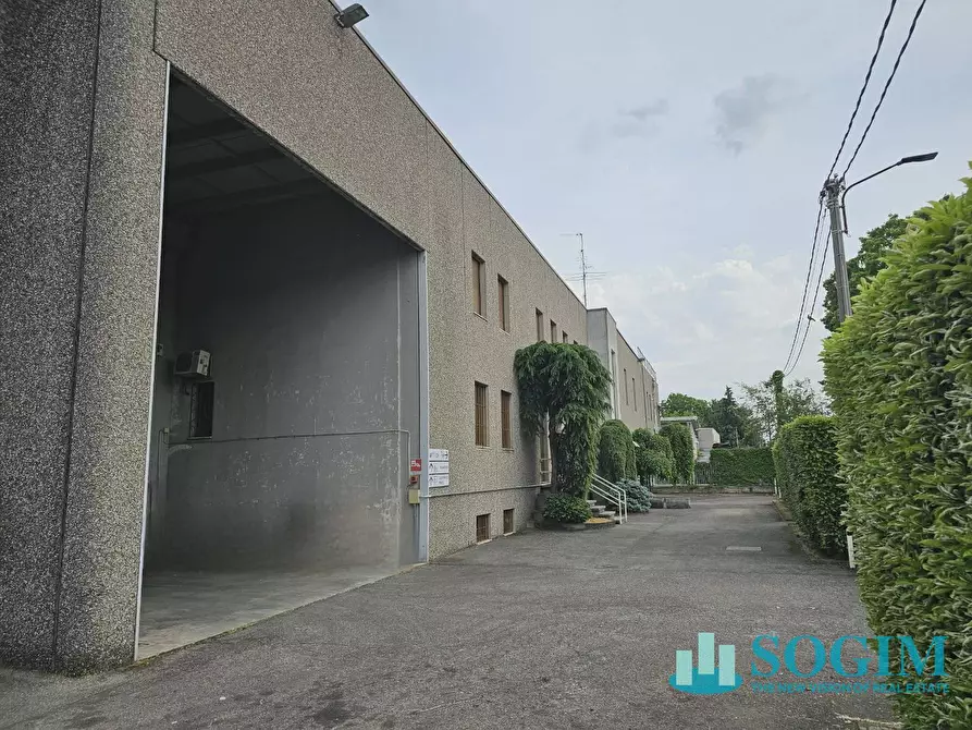 Immagine 16 di Capannone industriale in vendita  in via Gorizia 36 a Saronno