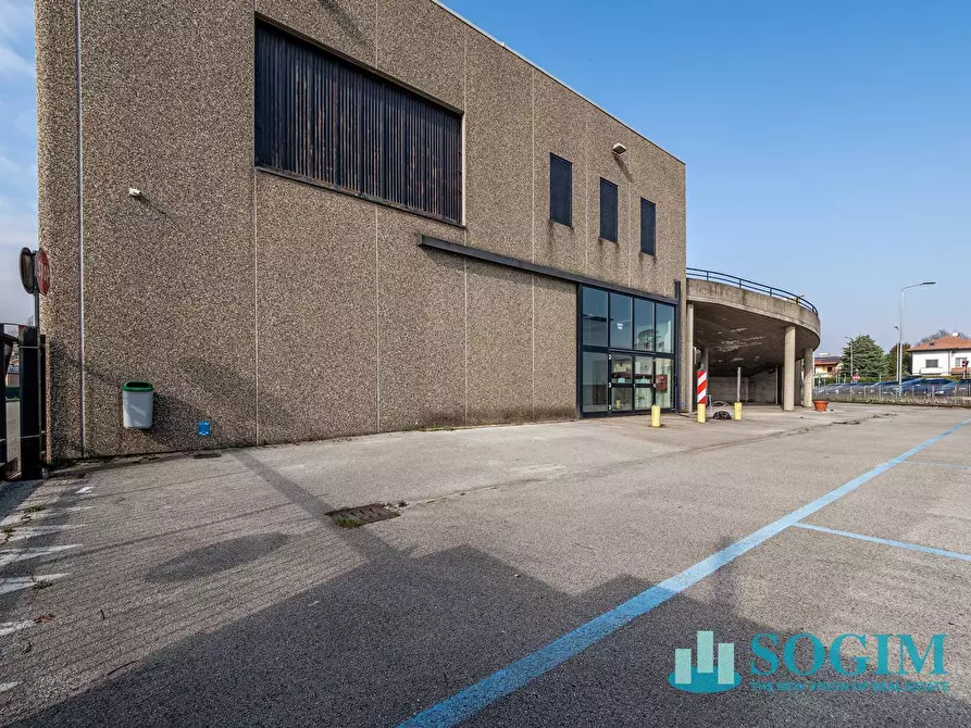 Immagine 7 di Locale commerciale in vendita  in Via Marconi 39 a Arosio