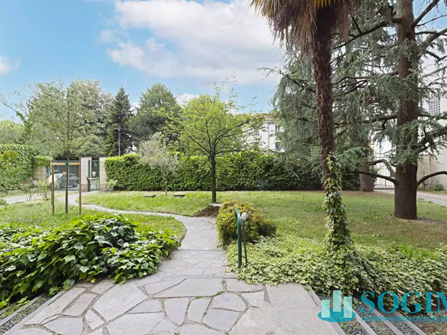 Immagine 34 di Appartamento in vendita  in Via San Gottardo 66 a Monza
