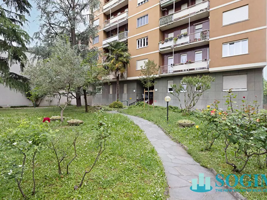 Immagine 35 di Appartamento in vendita  in Via San Gottardo 66 a Monza