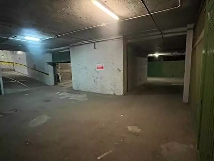 Immagine 6 di Box auto in vendita  in Via Achille Grandi 134 a Sesto San Giovanni