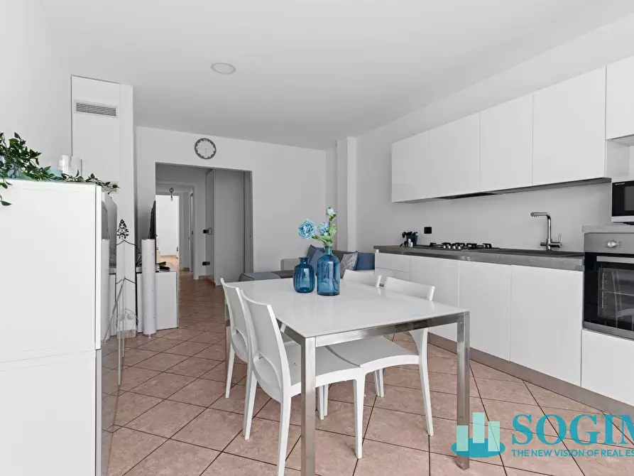 Immagine 3 di Appartamento in vendita  in viale assunta 42 a Cernusco Sul Naviglio