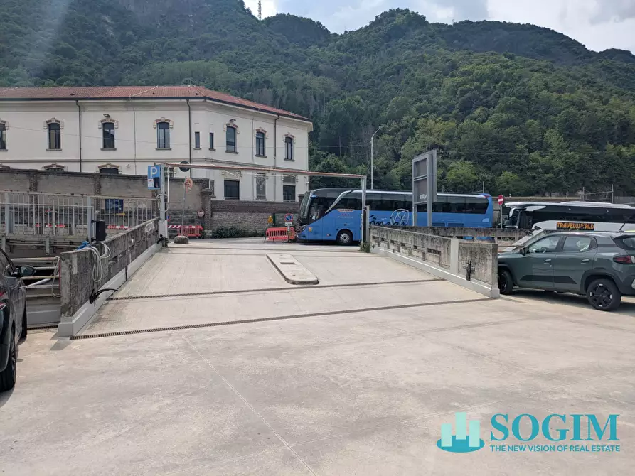 Immagine 4 di Box auto in vendita  in viale ReginaTeolinda 17 a Como