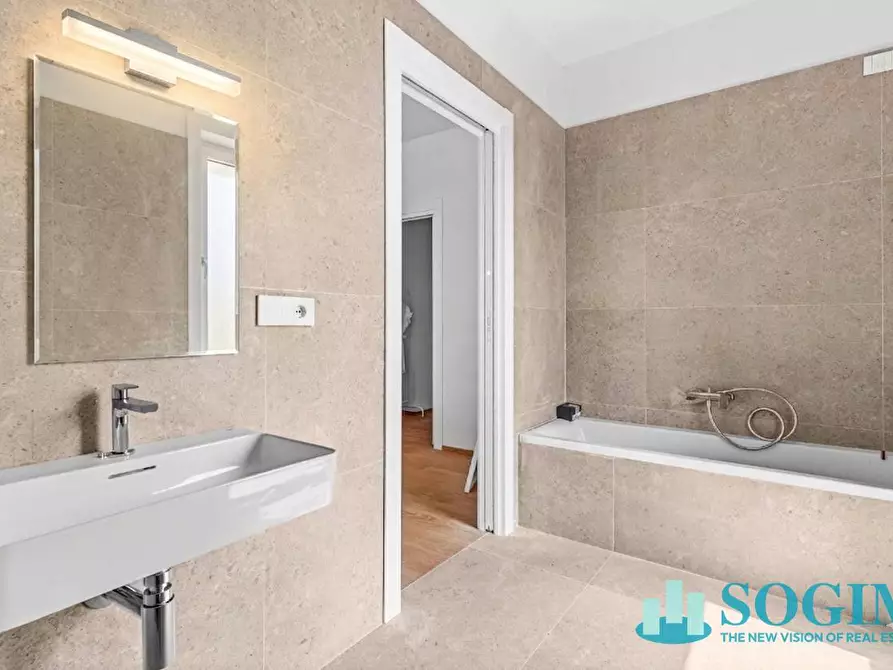 Immagine 33 di Appartamento in vendita  in Via Cortina D'Ampezzo 21 a Milano