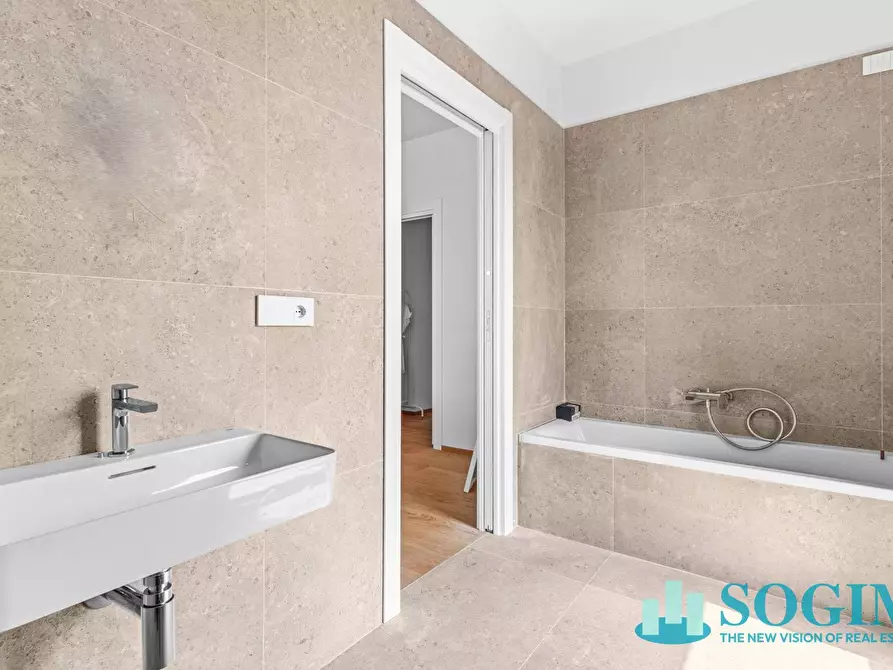 Immagine 35 di Appartamento in vendita  in Via Cortina D'Ampezzo 21 a Milano