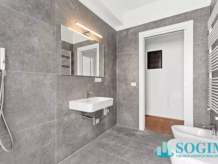 Immagine 36 di Appartamento in vendita  in Via Cortina D'Ampezzo 21 a Milano