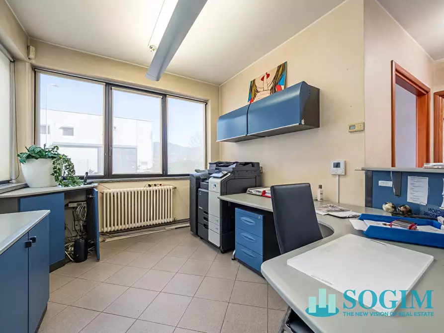 Immagine 7 di Palazzo in vendita  in Via Ravona a San Fermo Della Battaglia
