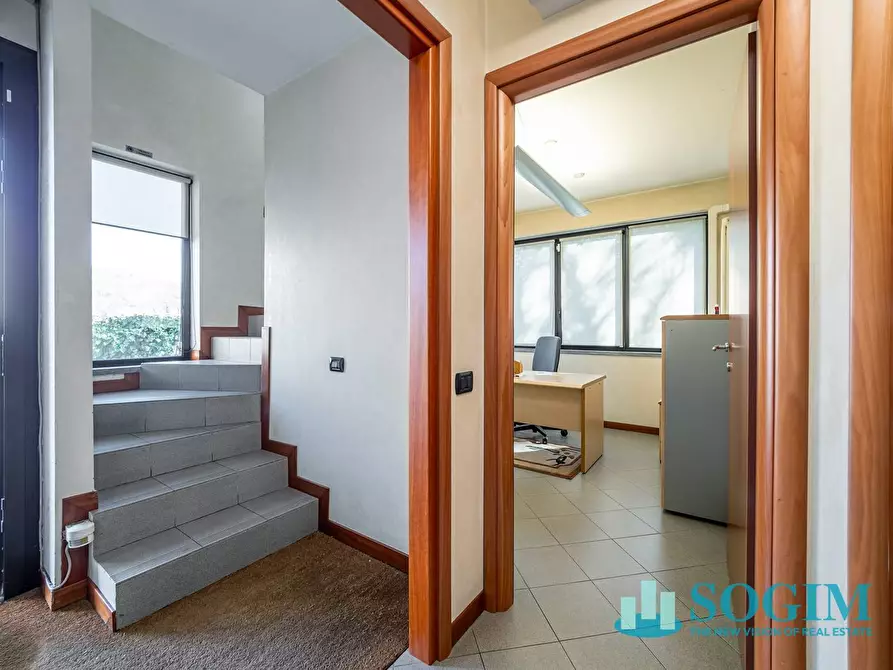 Immagine 23 di Palazzo in vendita  in Via Ravona a San Fermo Della Battaglia