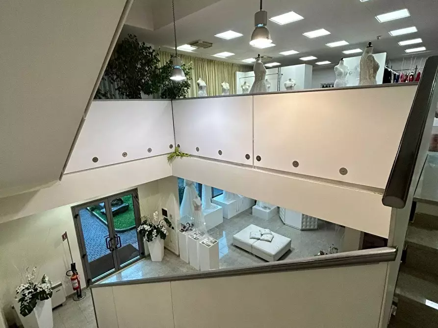 Immagine 4 di Capannone industriale in vendita  in via Fortuzzi 22 a Bovisio-Masciago