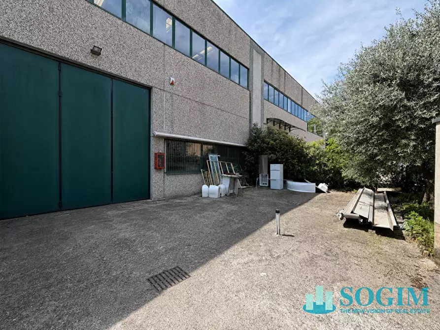 Immagine 1 di Capannone industriale in vendita  in Via V. Monti a Seregno