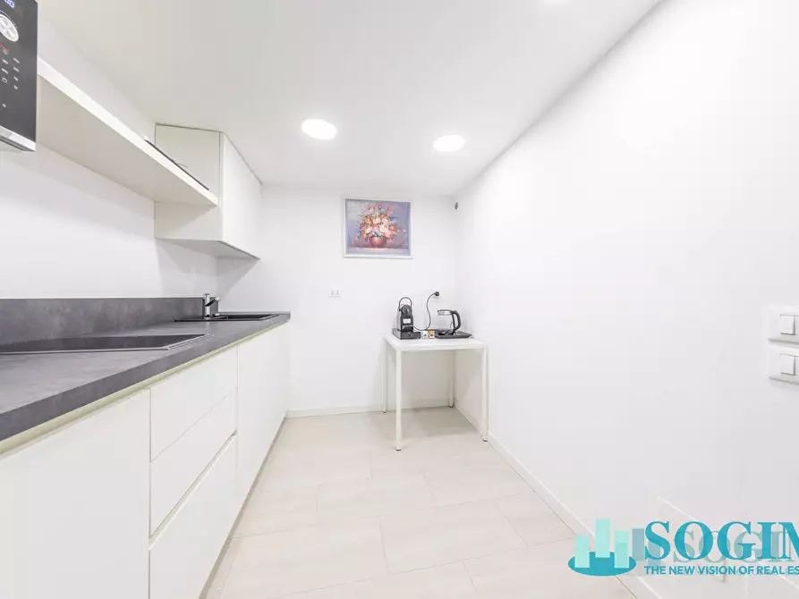 Immagine 11 di Loft/Open space in vendita  in Via Ascanio Sforza 9 a Milano