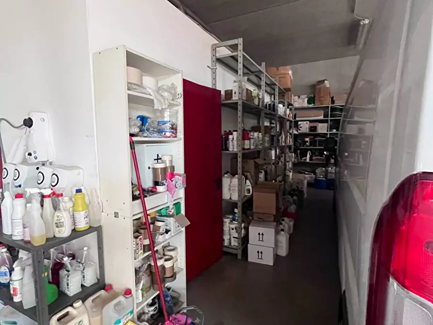 Immagine 9 di Capannone industriale in vendita  a Lacchiarella