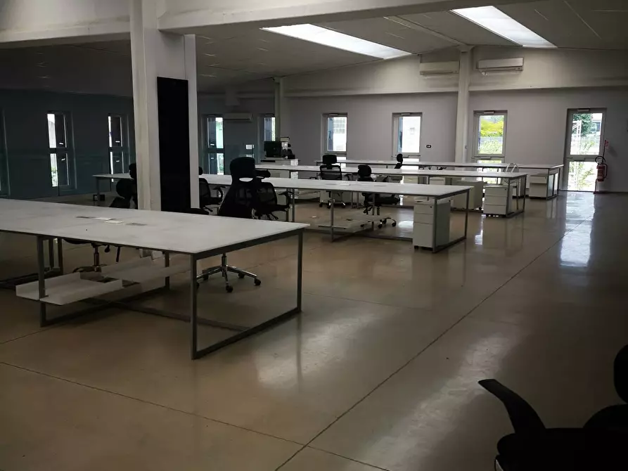 Immagine 11 di Capannone industriale in affitto  in Strada Statale Sempione a Pero