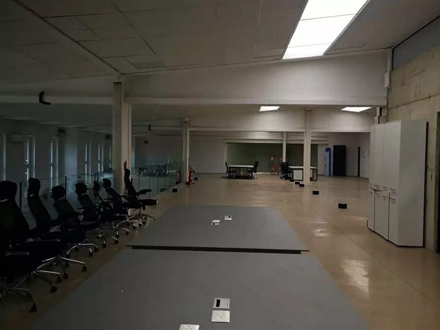 Immagine 12 di Capannone industriale in affitto  in Strada Statale Sempione a Pero