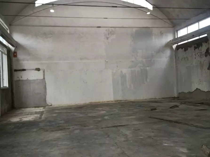 Immagine 27 di Capannone industriale in affitto  in Strada Statale Sempione a Pero